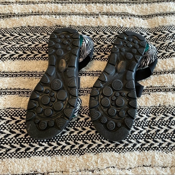 Lands' End Black and White Sandals - Picture 2 of 2
